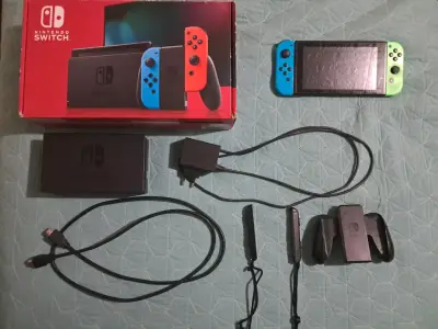 Nintendo Switch V2 para repuesto / reparar - miniatura 1