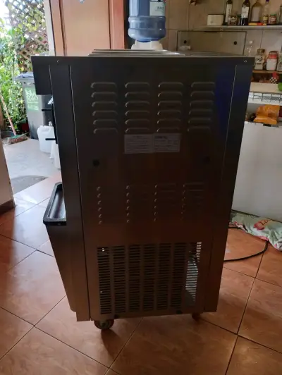 Máquina de Helados Soft Serve Acero Inoxidable - miniatura 4