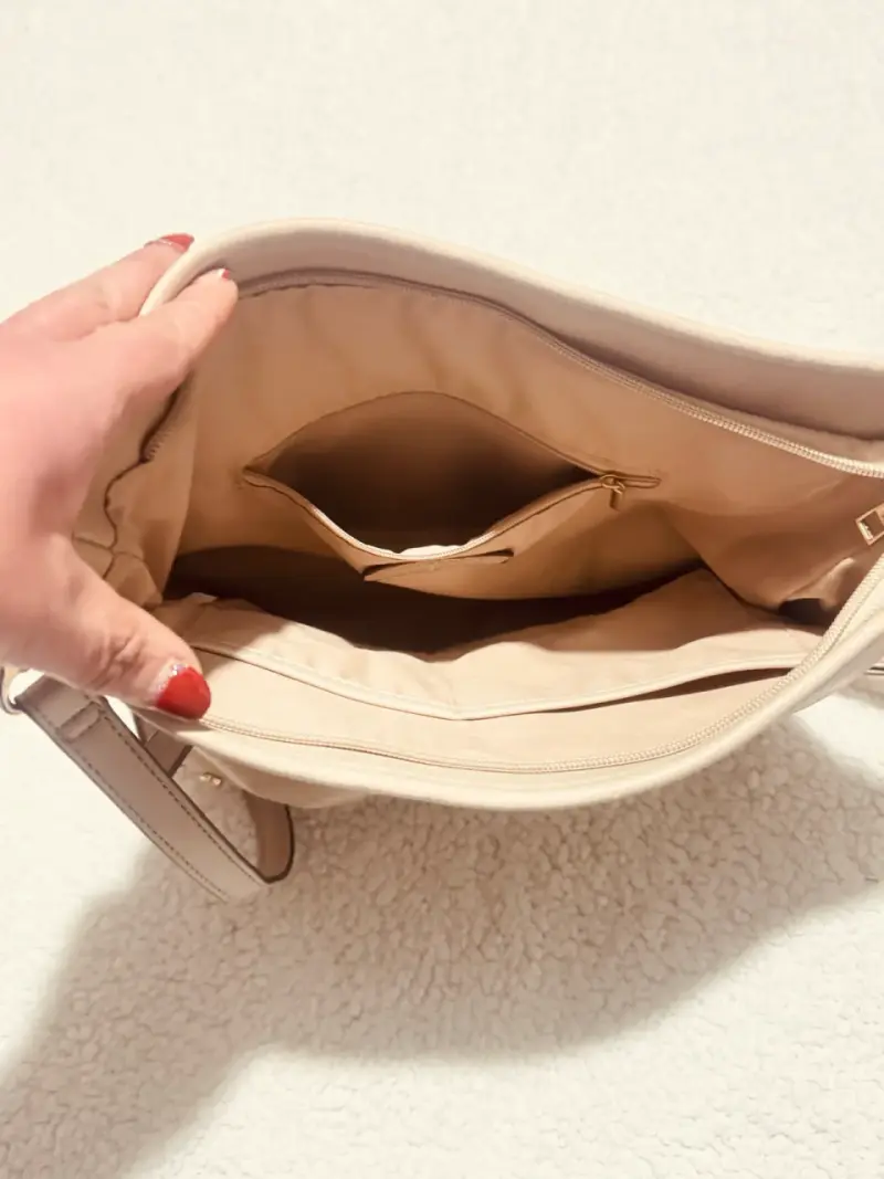 Cartera cruzada beige con diseño elegante - 2
