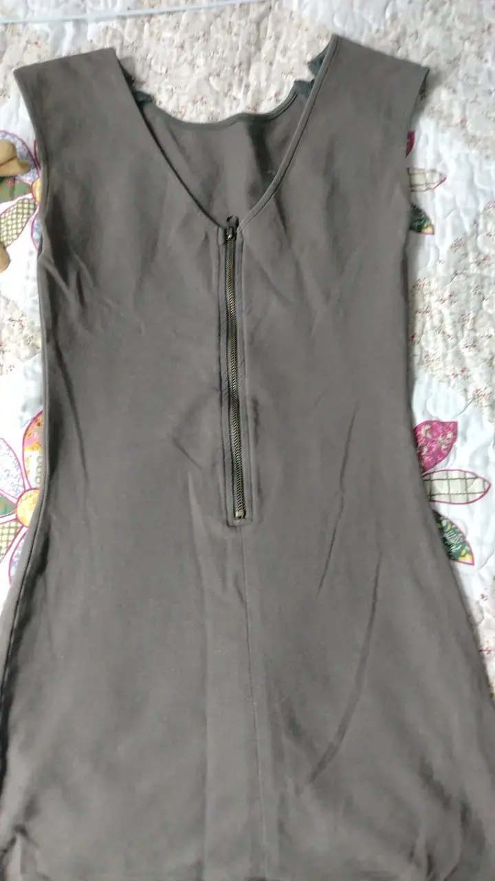 Vestido gris con cierre trasero - 2