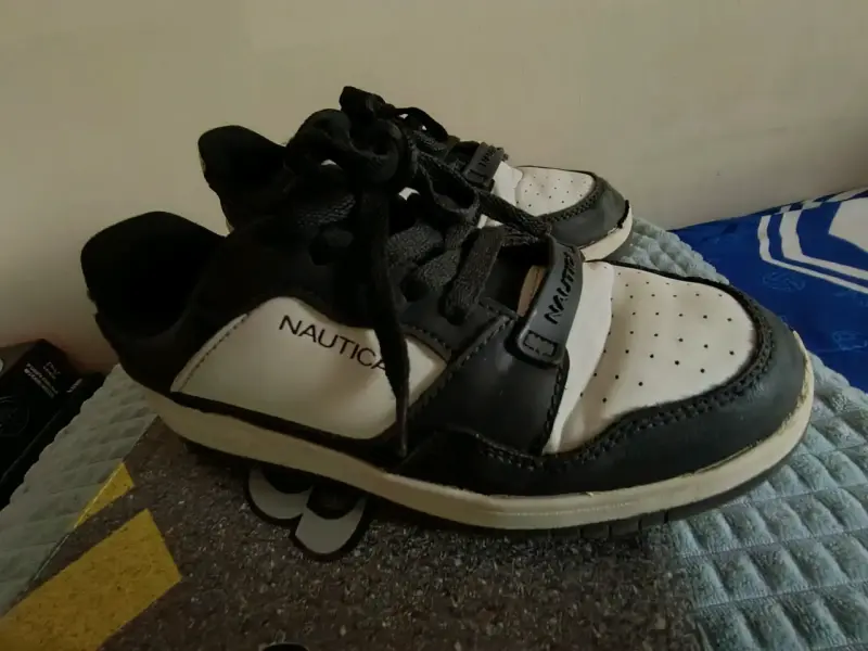 Zapatillas deportivas Nautica blancas y negras - 2