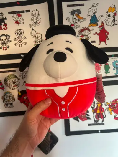 Peluche Squishmallows Snoopy con Traje Rojo - miniatura 2