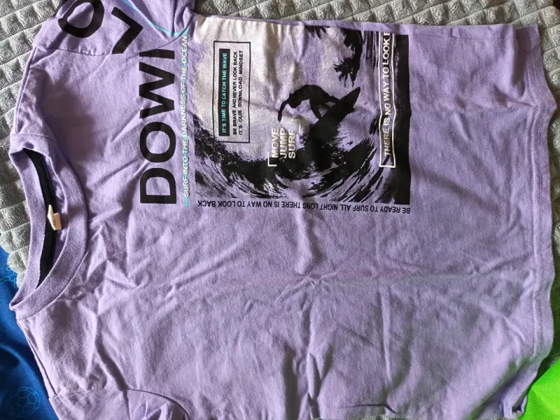 Polera morada con diseño gráfico de surf talla 8 - 1