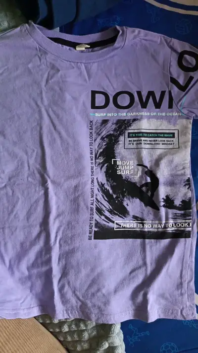 Polera morada con diseño gráfico de surf talla 8 - miniatura 2