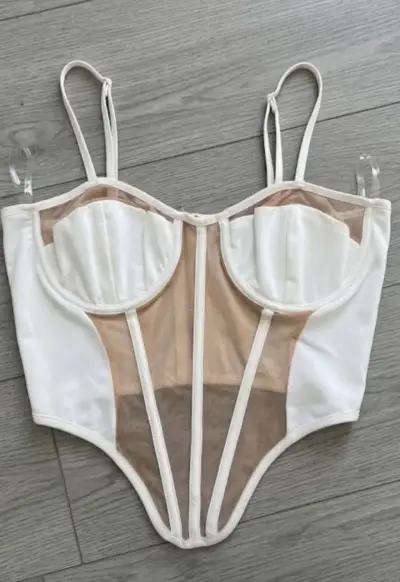 Corset blanco Fashion Nova con transparencias - miniatura 1