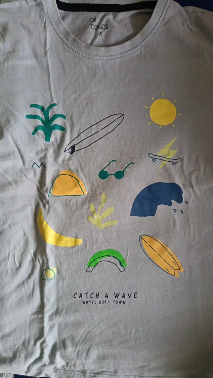 Polera gris estampado Catch a WaveT10 - 2