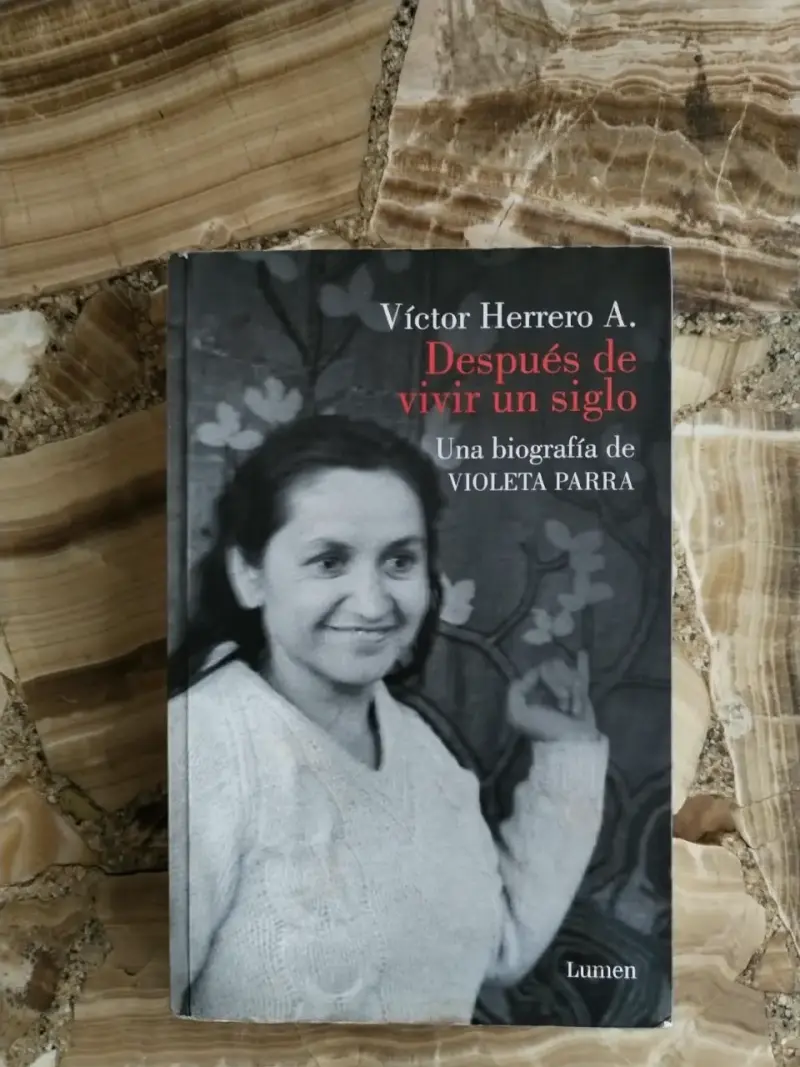 Libro 'Violeta Parra: La Vida' de Víctor Herrero - 1