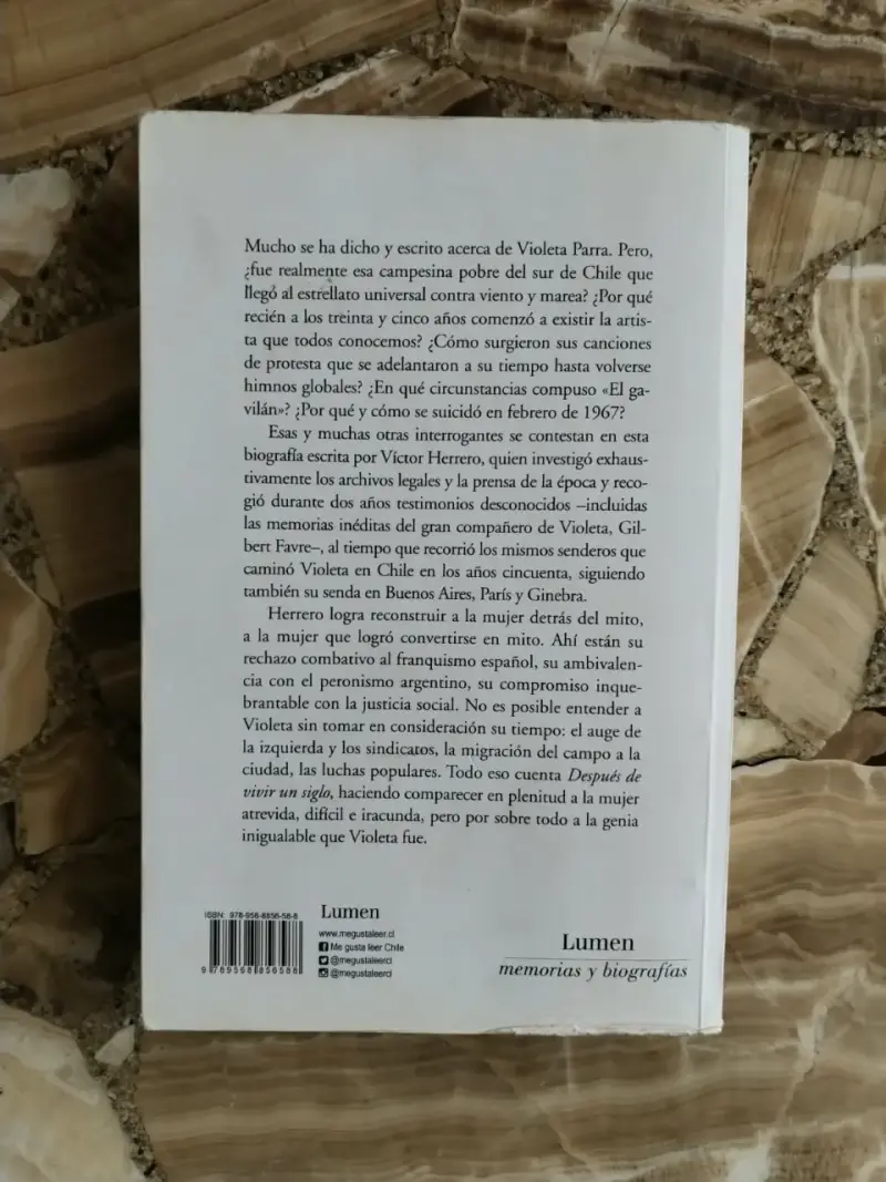 Libro 'Violeta Parra: La Vida' de Víctor Herrero - 2