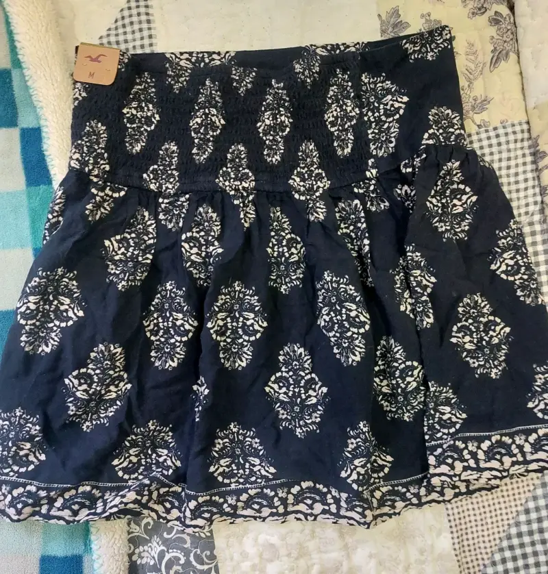 Falda Hollister talla M - 1