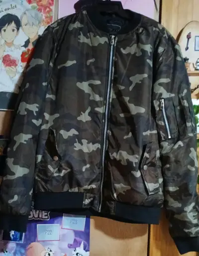 Chaqueta bomber camuflaje para hombre - miniatura 1