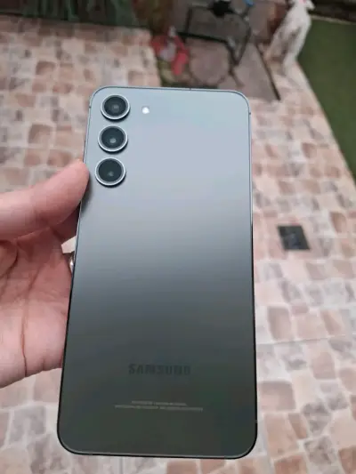 Samsung Galaxy S23 plus en excelente estado - miniatura 1
