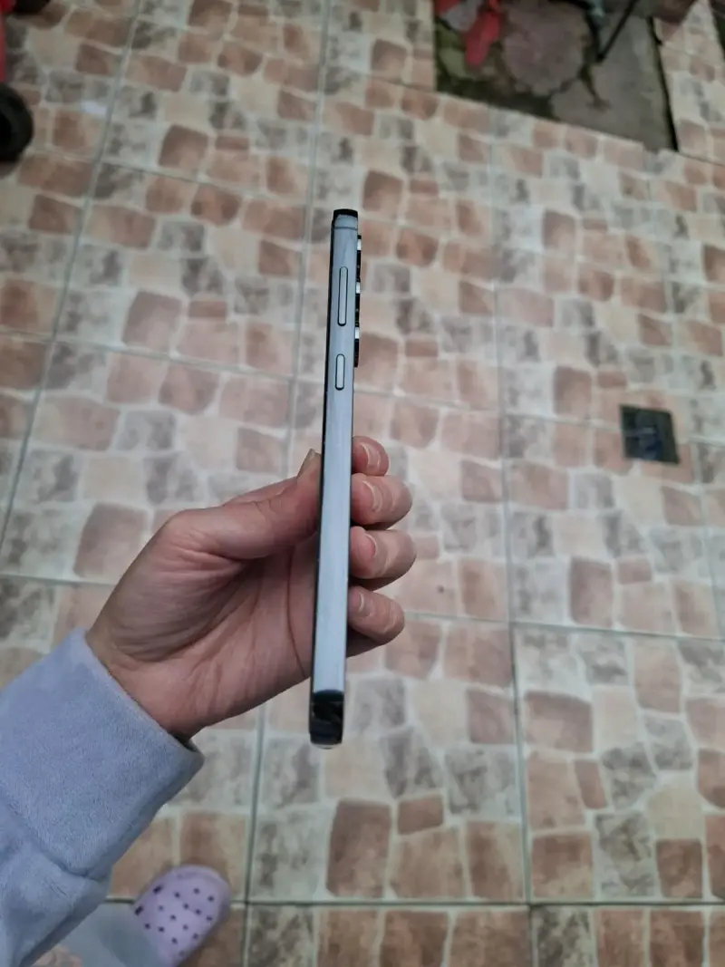Samsung Galaxy S23 plus en excelente estado - 2