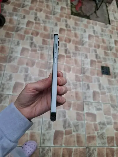 Samsung Galaxy S23 plus en excelente estado - miniatura 2