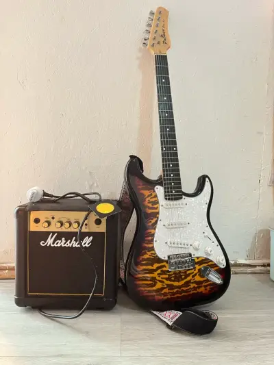 Guitarra eléctrica Palatino con amplificador Marshall - miniatura 3