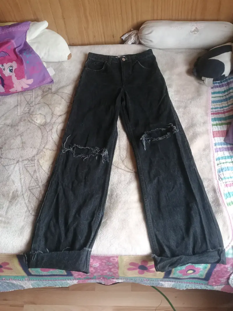 Jeans negros desgastados para mujer - 1