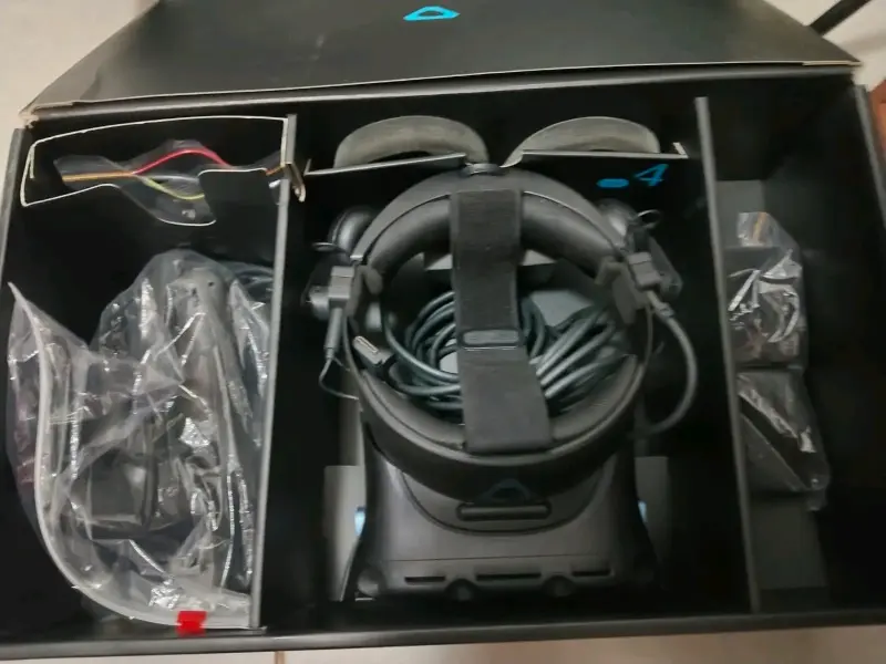 Set de Realidad Virtual HTC Vive Cosmos Completo - 4