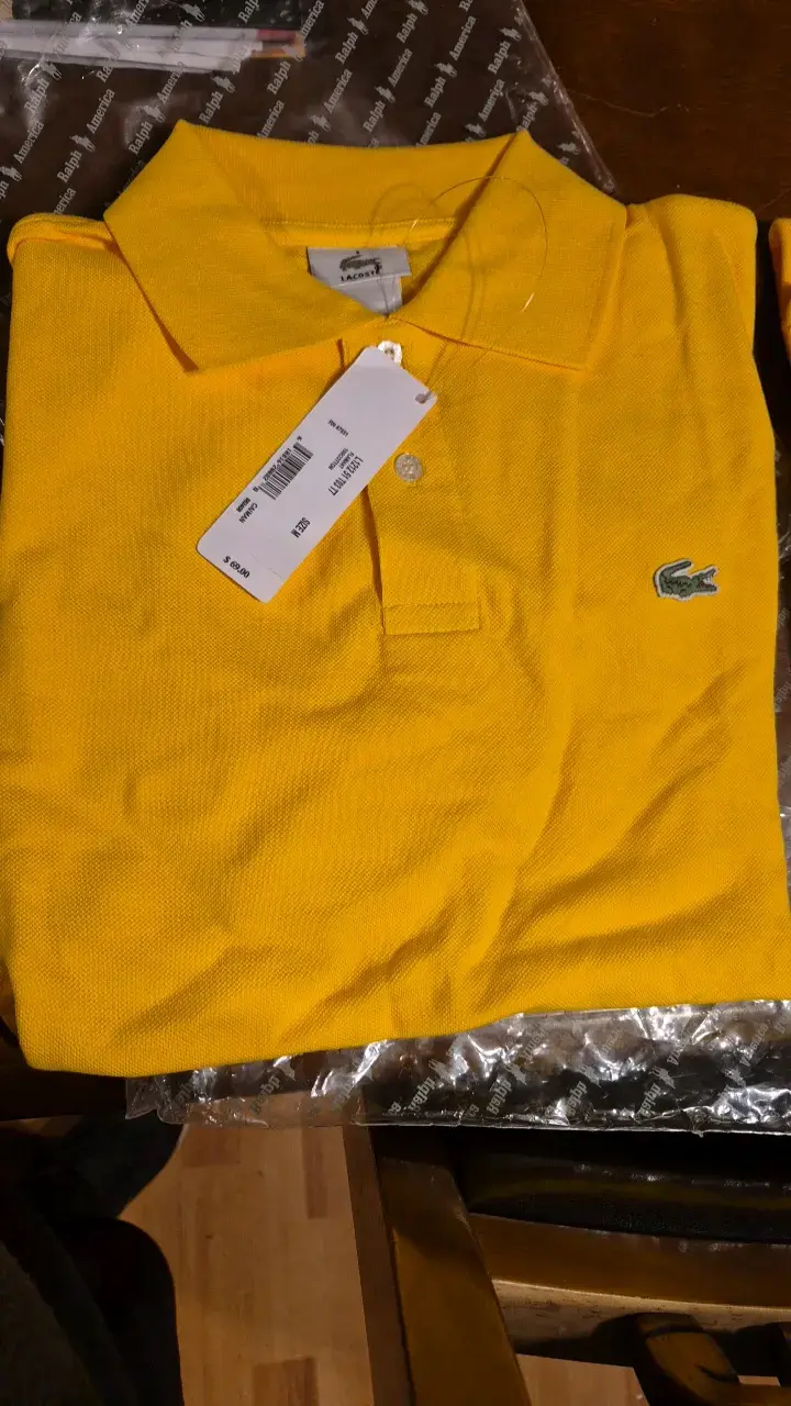 Polera Lacoste amarilla para hombre