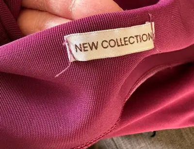 Vestido corto fucsia con encaje - miniatura 4