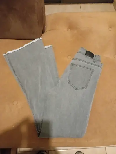 Jeans de mezclilla para mujer casi nuevos solo pos - miniatura 1