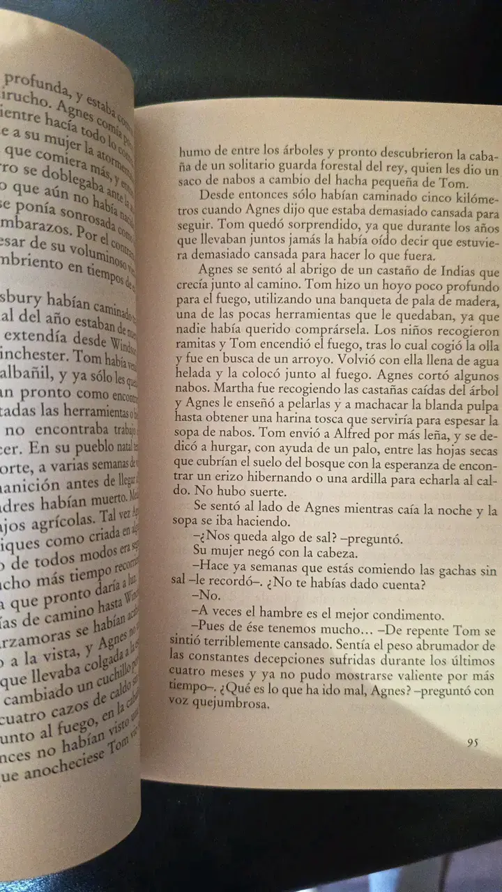 Libro Los Pilares de la Tierra Ken Follett - 4