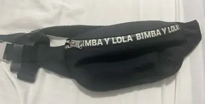 Riñonera negra Bimba y Lola con cierre ajustable - miniatura 1