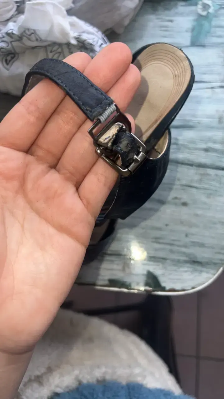 Sandalias de tacón alto negras con diseño trenzado - 3