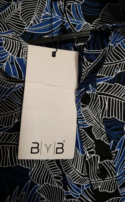 Camisa estampada de hojas azul BYB talla M - miniatura 4