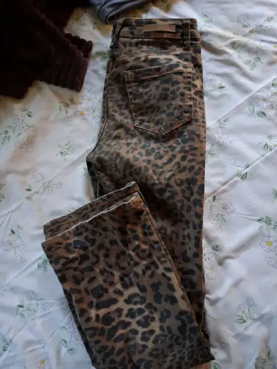 Pantalones flare animal print talla 38 - miniatura 2