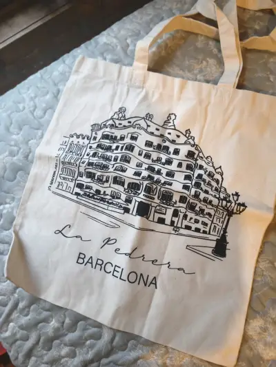 Totebag La Pedrera Barcelona - miniatura 2