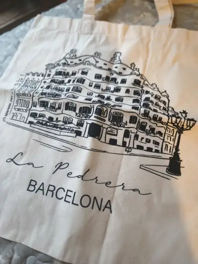 Totebag La Pedrera Barcelona - miniatura 3