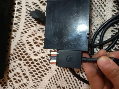 Consola Xbox One con control y cargador - miniatura 5