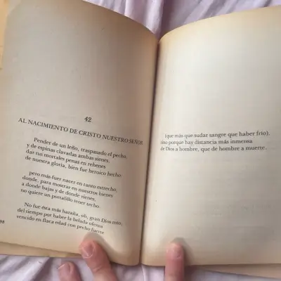 Libro Poesía Selecta de Góngora y Quevedo - miniatura 3