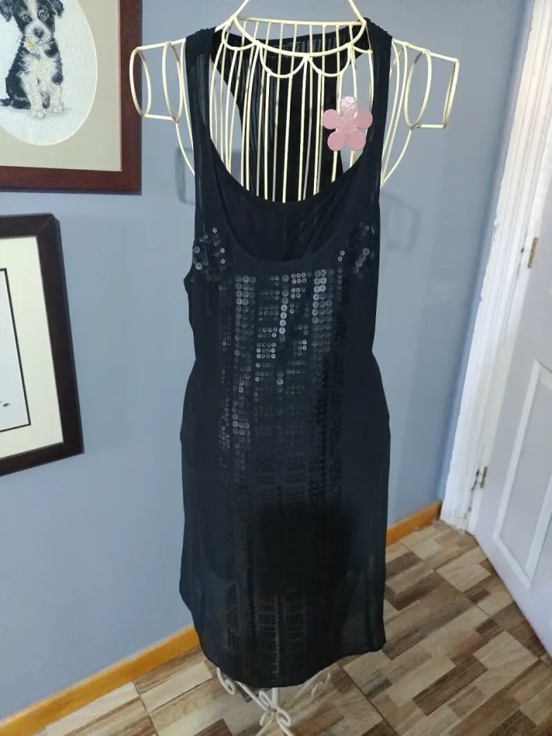 Vestido negro Guess con lentejuelas para fiesta - 2