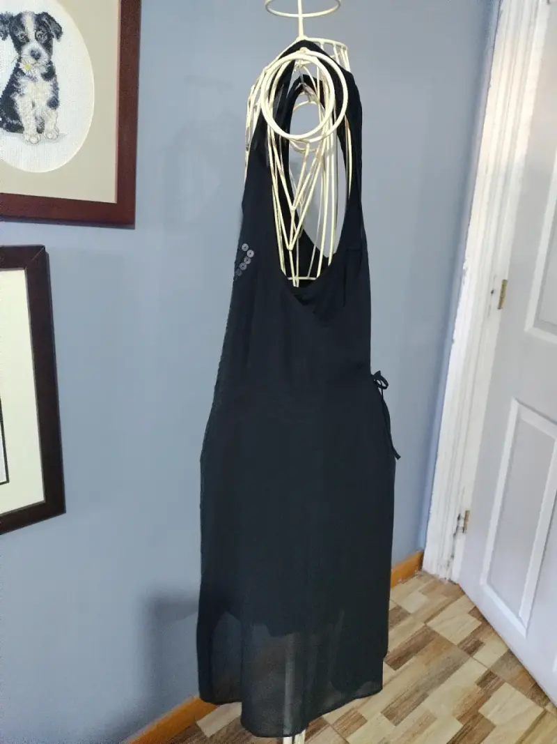 Vestido negro Guess con lentejuelas para fiesta - 3