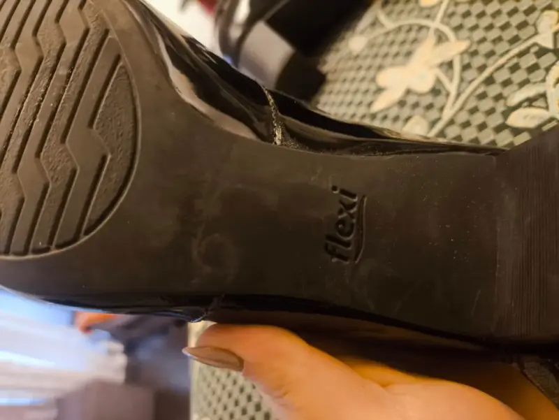 Zapatos de charol negro con taco Flexi - 3