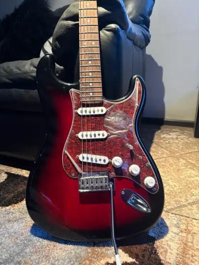 Guitarra Eléctrica Squier Stratocaster Roja - miniatura 1