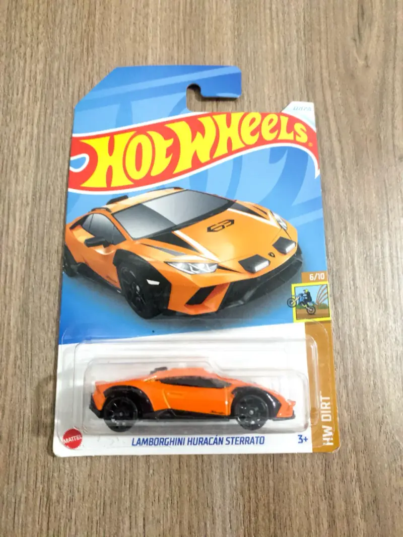 Hot Wheels Lamborghini Huracán Sterrato Naranja