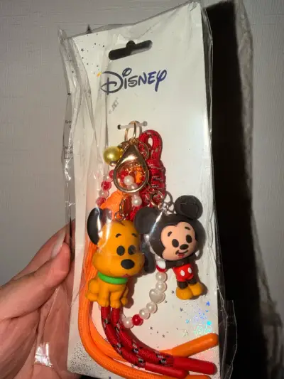 Llavero Disney con figuras de Mickey y Pluto - miniatura 1