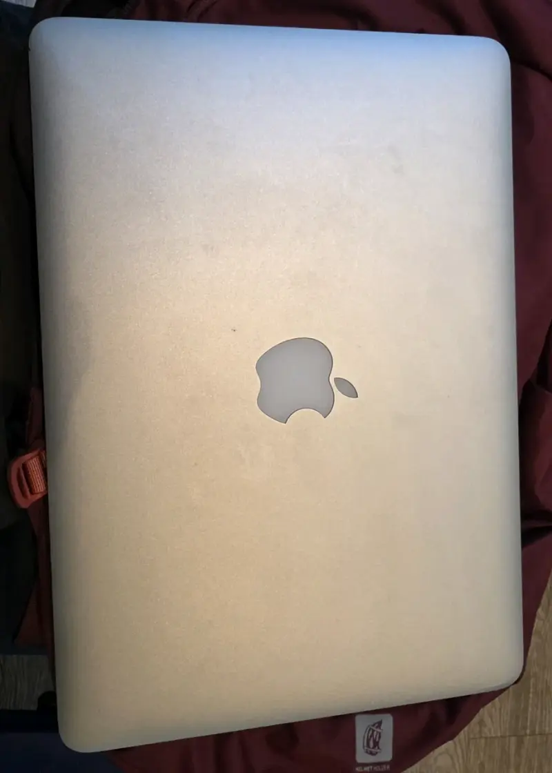 MacBook Pro con mouse inalámbrico - 4