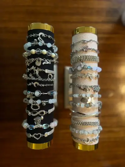 Vendo lote de pulseras - miniatura 1