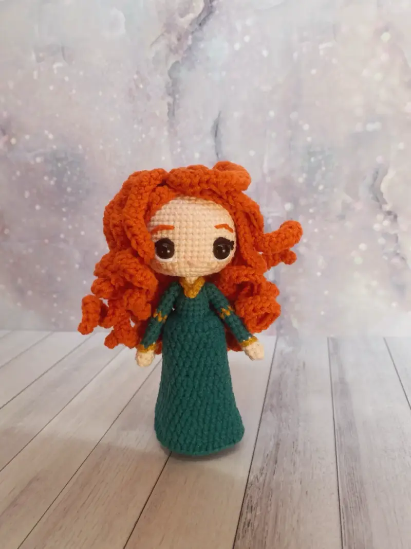 Muñeca amigurumi princesa Mérida - 2