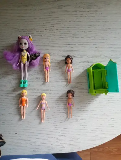 Lote Polly Pocket, Enchantimals y ropero magico - miniatura 1