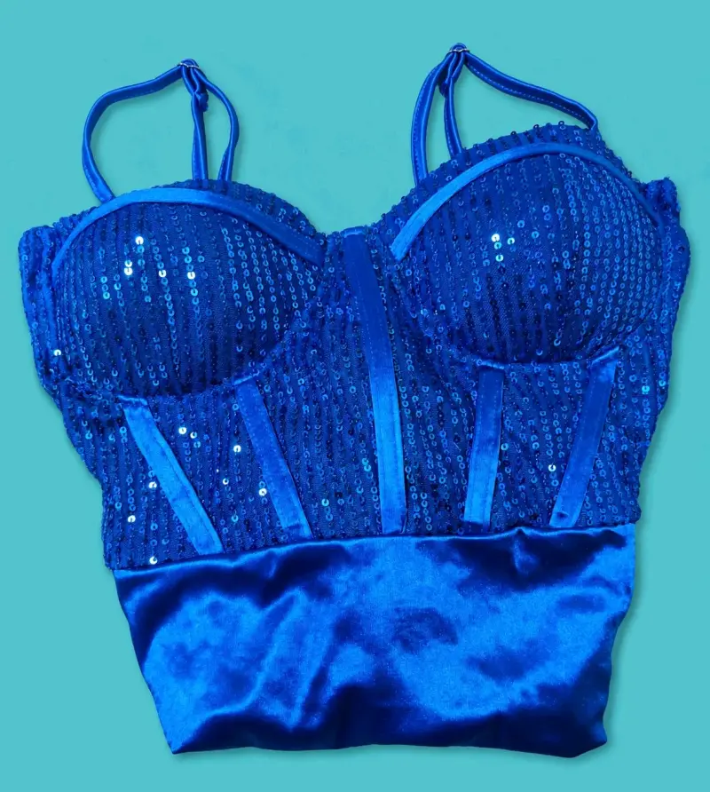 Vestido azul con lentejuelas y tirantes - 1