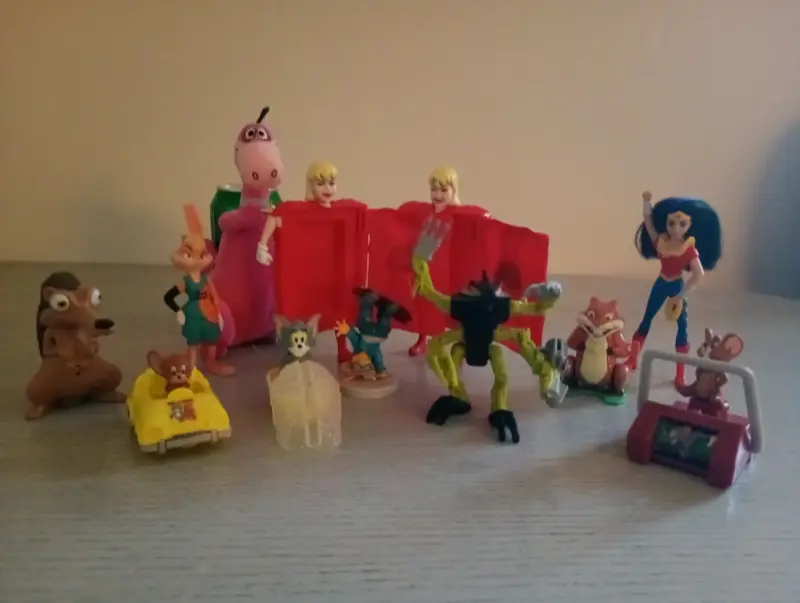 Colección de figuras de acción de personajes animados - 1