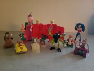 Colección de figuras de acción de personajes animados - miniatura 1