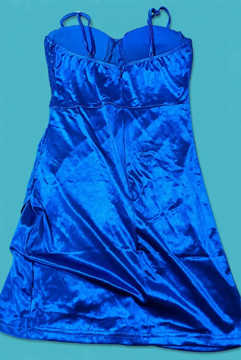 Vestido azul con lentejuelas y tirantes - 4