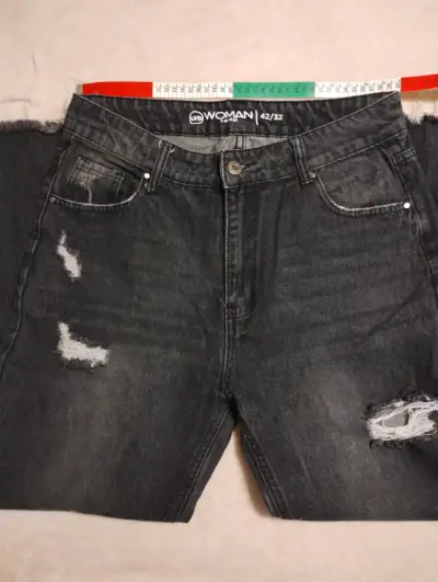Jeans negros desgastados - miniatura 5