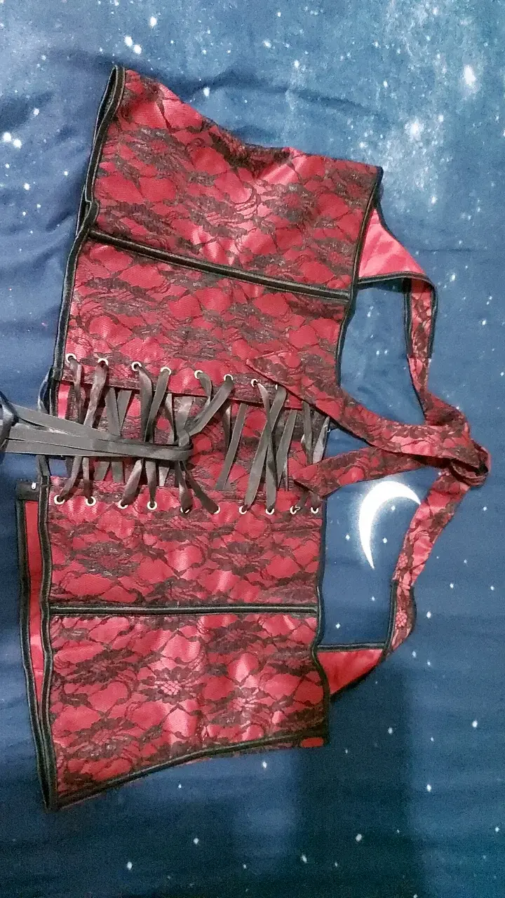 Corset rojo con encaje negro - 5