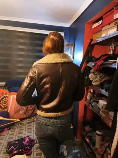 Chaqueta de cuero marrón con forro de lana - miniatura 2