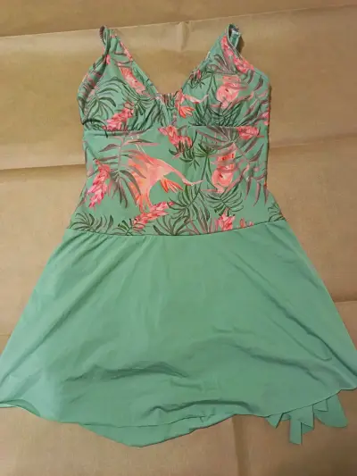 Vestido de baño verde Leonisa - miniatura 2